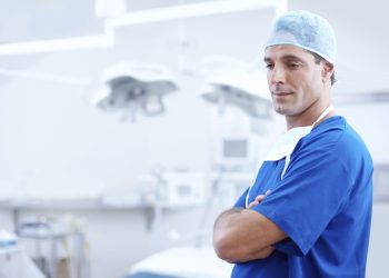 U.S. Online Sales Surge, Shoppers Throng Stores On Thanksgiving Evening